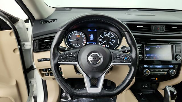 2020 Nissan Rogue AWD SV with Sun & Sound Touring Package - 22949110 - 13