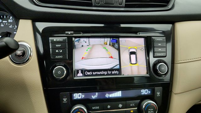 2020 Nissan Rogue AWD SV with Sun & Sound Touring Package - 22949110 - 19