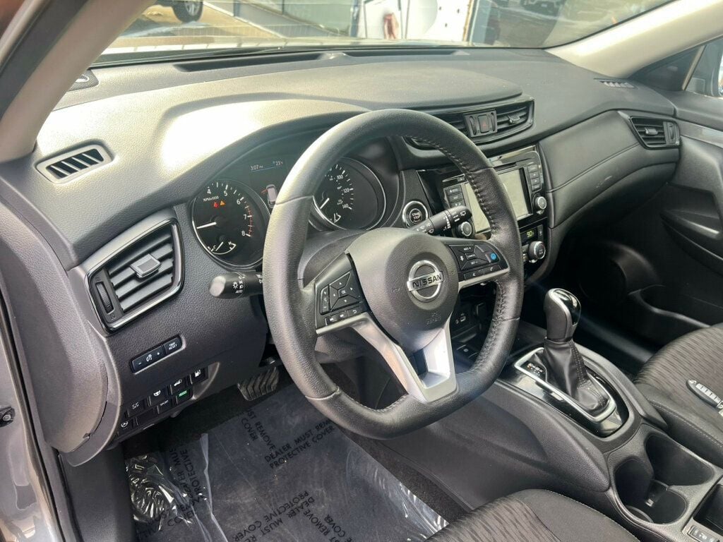 2020 Nissan Rogue FWD SV - 22708149 - 13