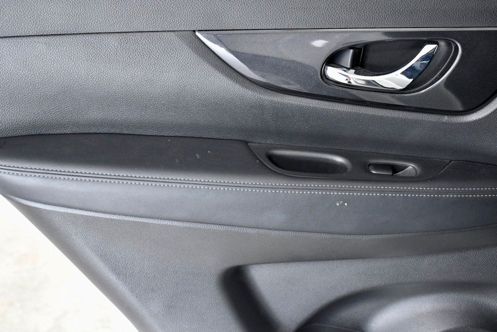 2020 Nissan Rogue FWD SV - 22912107 - 10