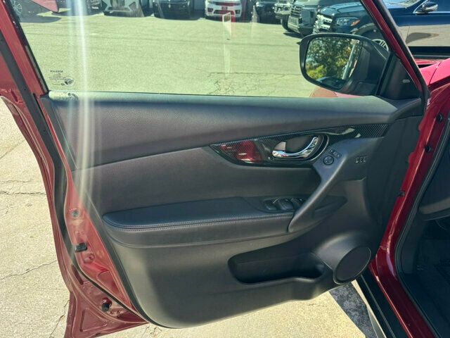 2020 Nissan Rogue LocalTrade/SL-FWD/HeatedLeatherSeats/BlindSpotMonitor/NAV - 22638200 - 9