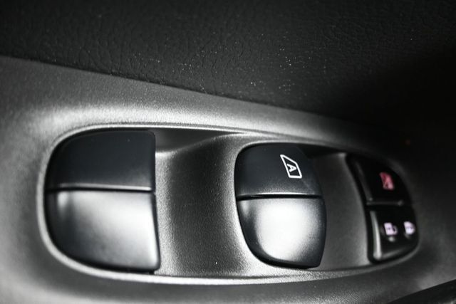 2020 Nissan Rogue Sport AWD SL - 23001686 - 29