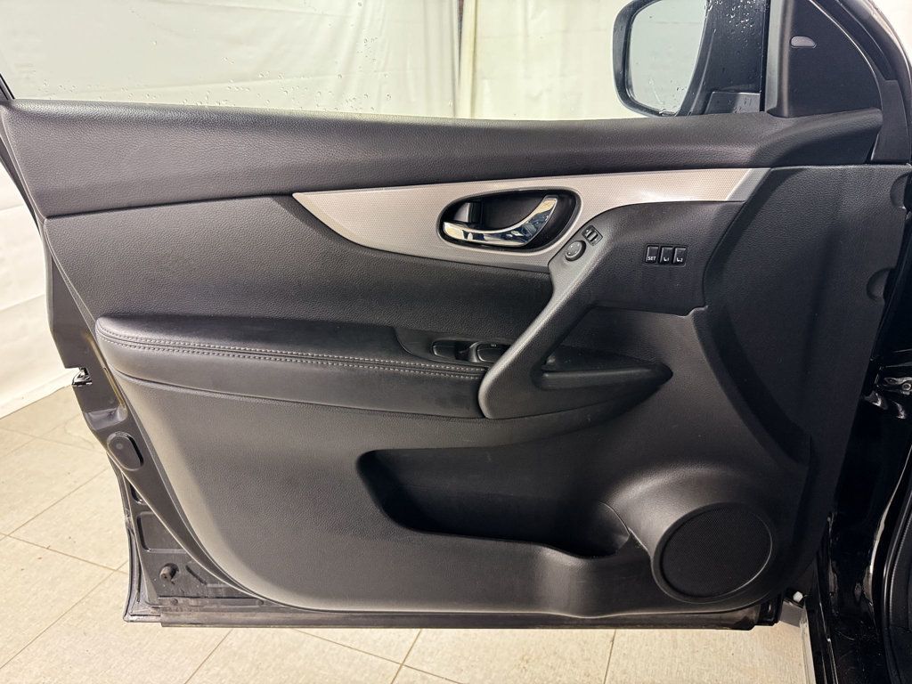 2020 Nissan Rogue Sport SV AWD - 23084645 - 13
