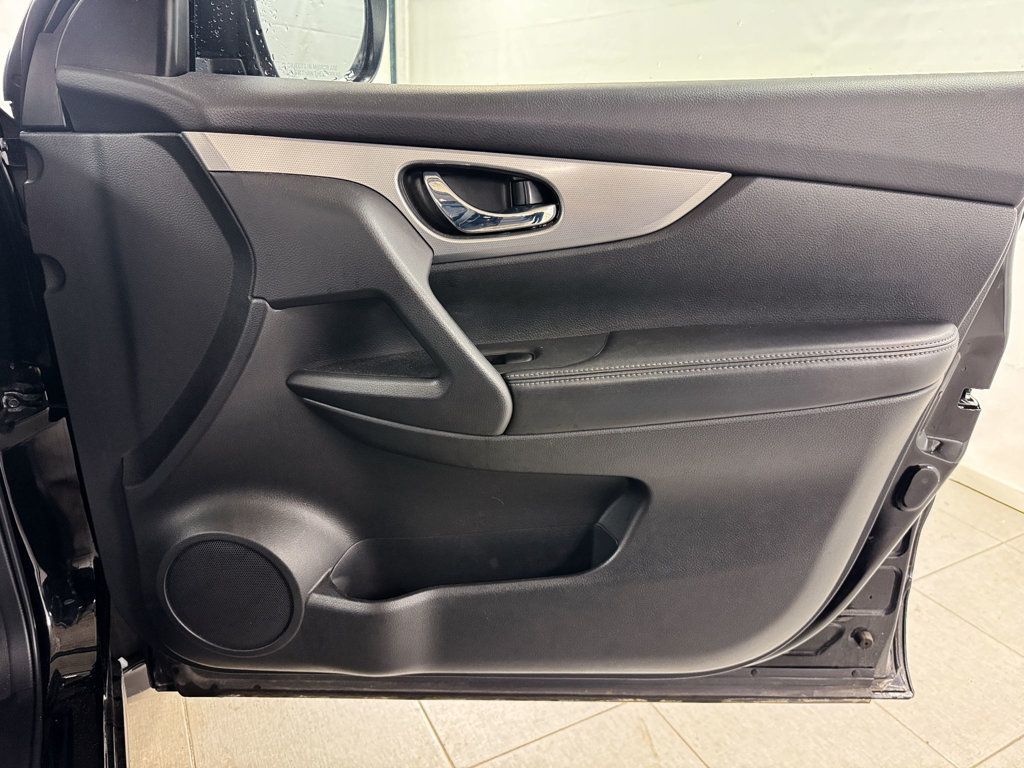 2020 Nissan Rogue Sport SV AWD - 23084645 - 16