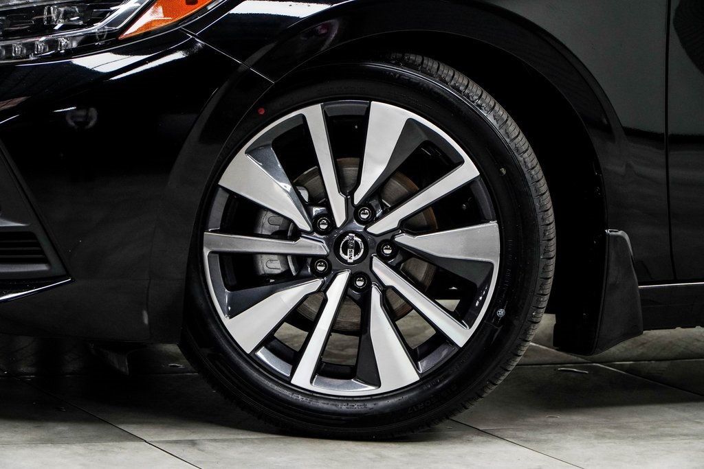 2020 Nissan Sentra SV photo 3