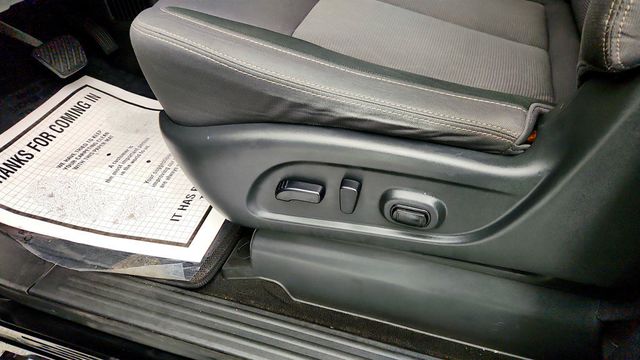 2020 Nissan Titan 4x4 Crew Cab SV with Convenience, Utility & Tow Packages - 22967432 - 10