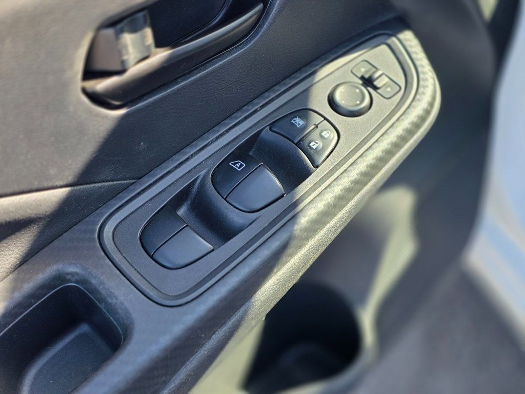 2020 Nissan Versa 1.6 S - 22981145 - 21