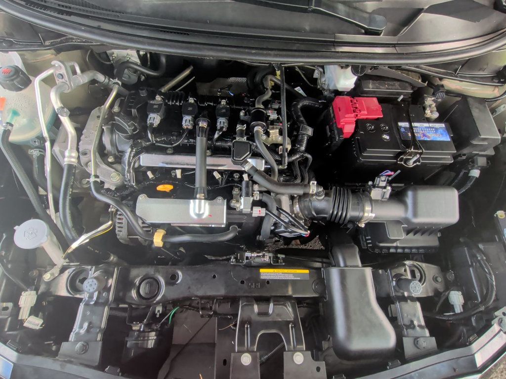 Nissan VERSA S photo 11