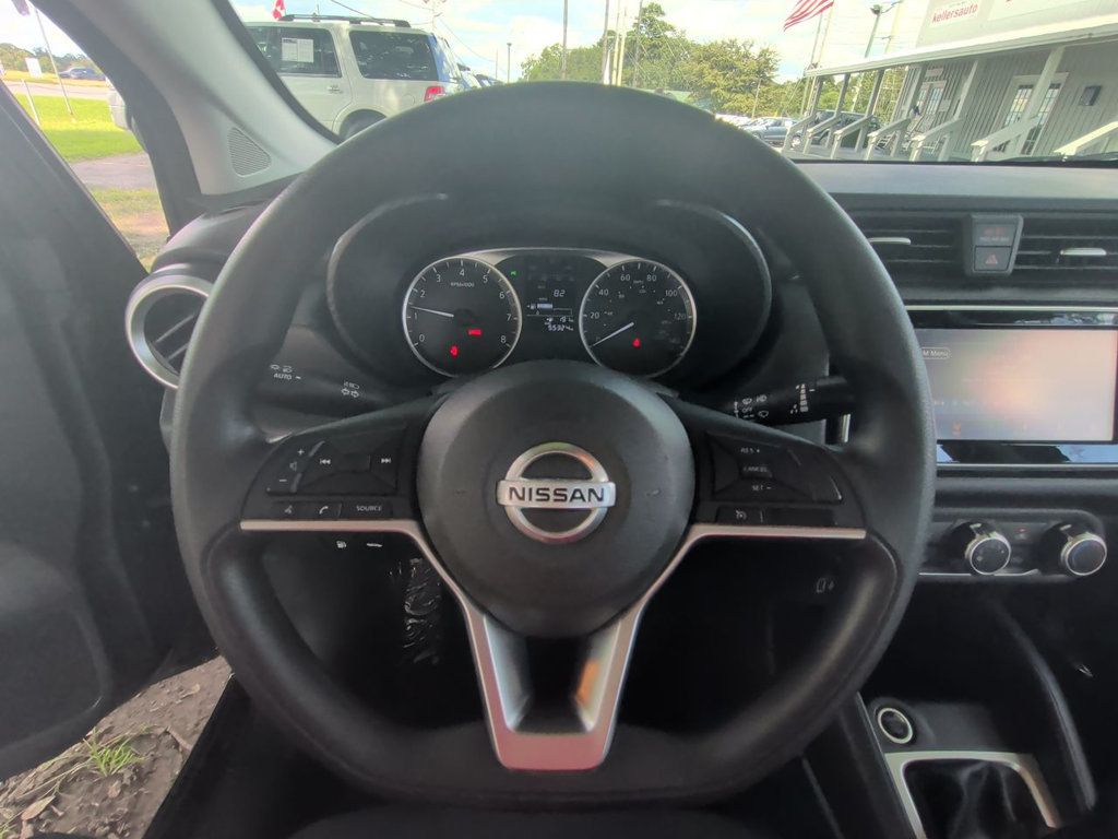 Nissan VERSA S photo 15