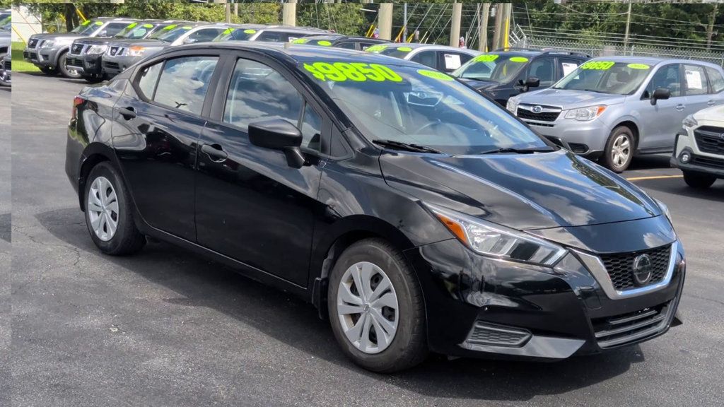 Nissan VERSA S photo 2