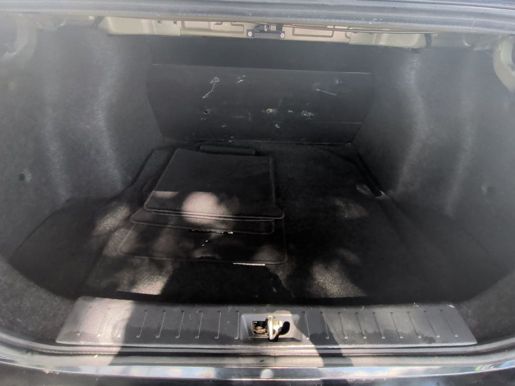 Nissan VERSA S photo 22
