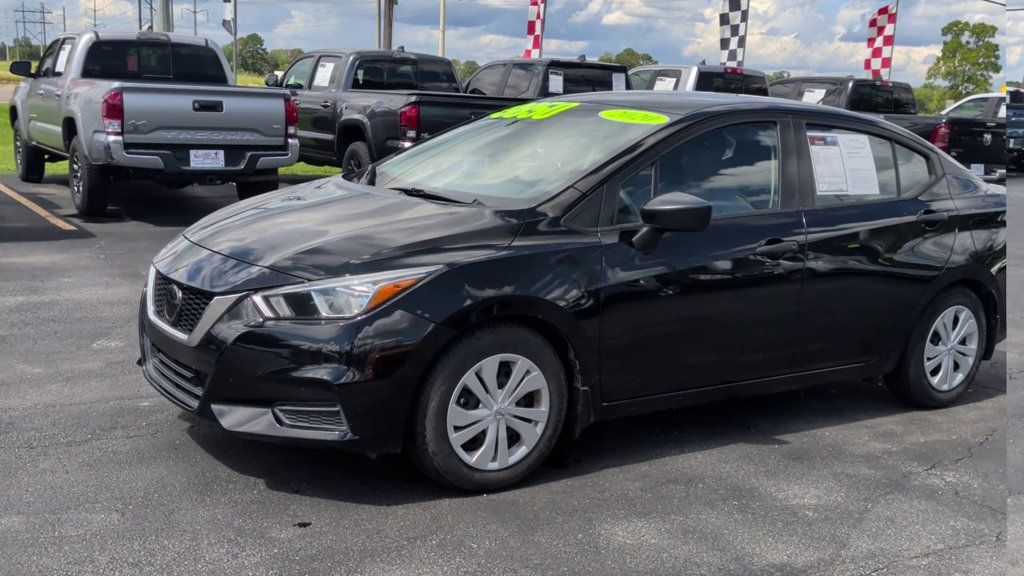 Nissan VERSA S photo 4