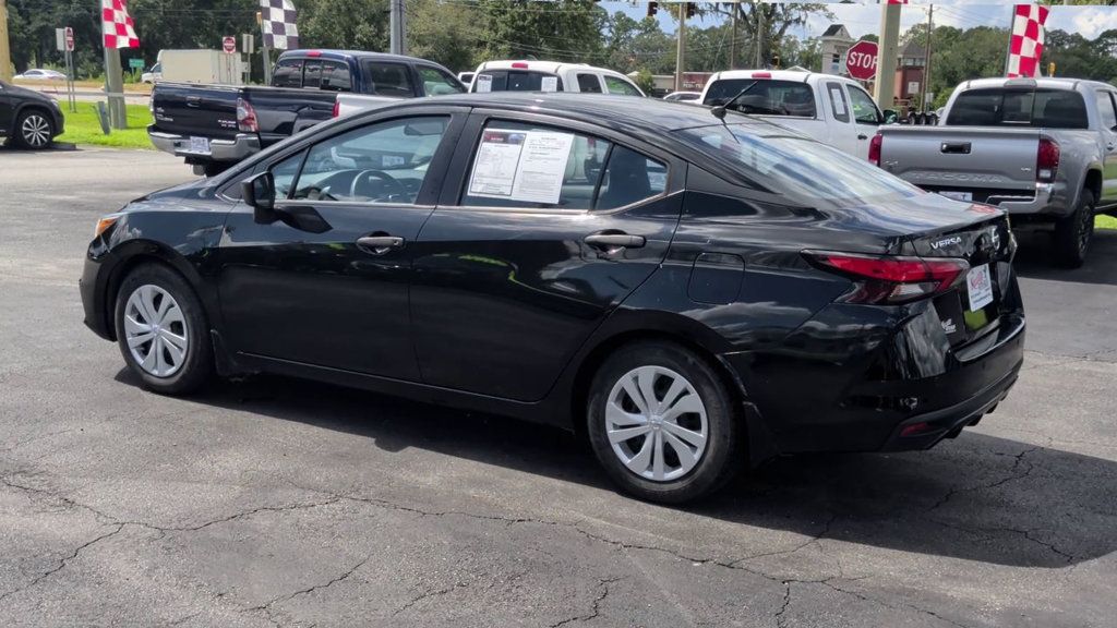 Nissan VERSA S photo 6