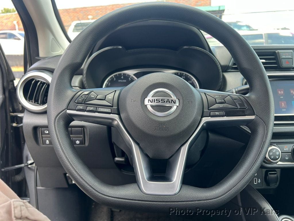 2020 Nissan Versa Sedan photo 14