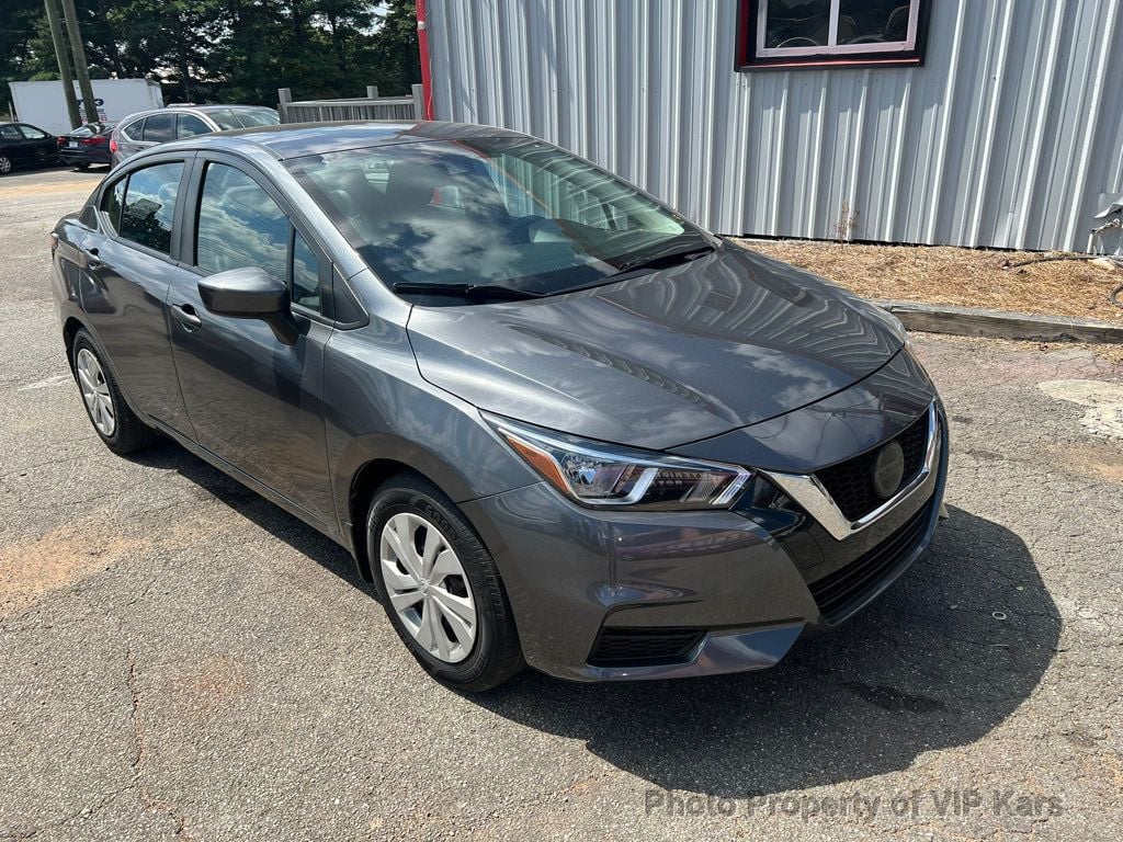 2020 Nissan Versa Sedan photo 3