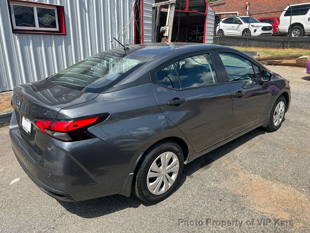 2020 Nissan Versa Sedan photo 4