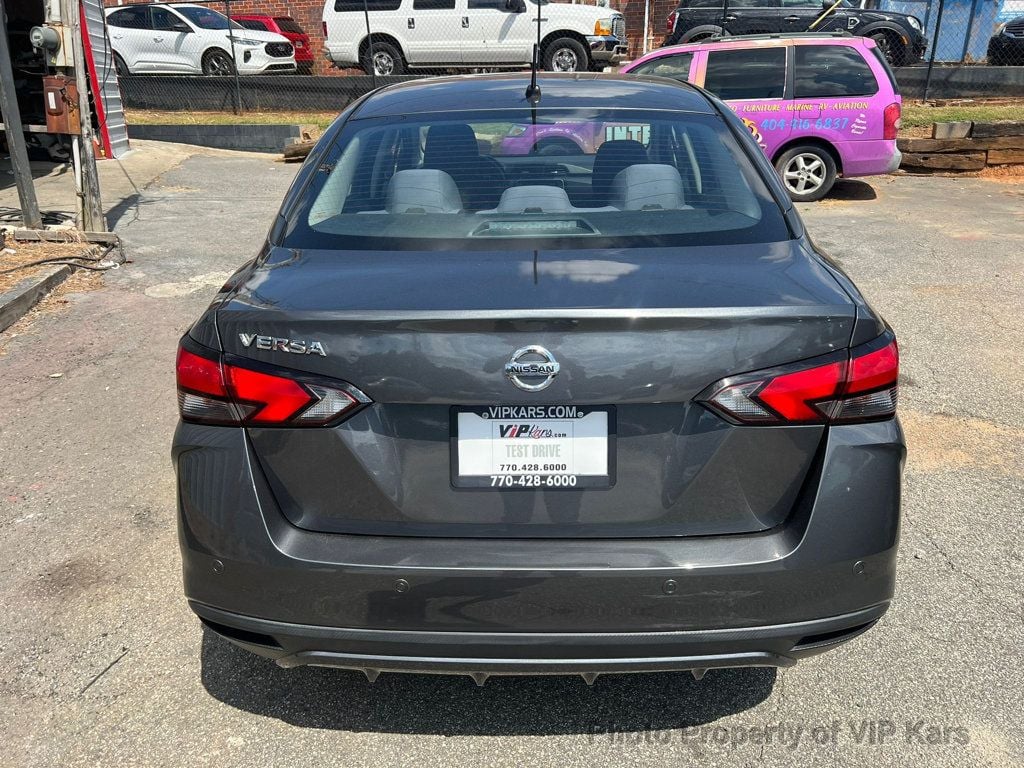 2020 Nissan Versa Sedan photo 5