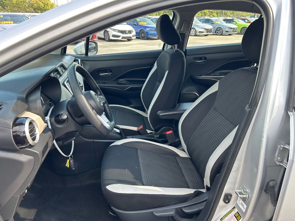 2020 Nissan Versa SV Sedan photo 7