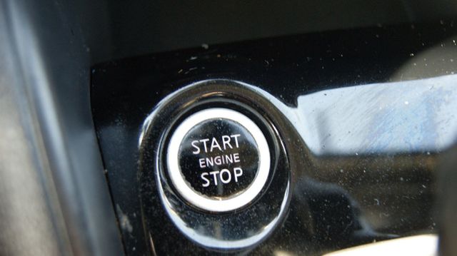 2020 Nissan Versa Sedan  3 MONTH WARRANTY , JUST SERVICED , VERY CLEAN INSIDE AND OUT  - 22997681 - 9