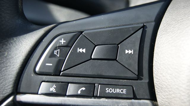 2020 Nissan Versa Sedan  3 MONTH WARRANTY , JUST SERVICED , VERY CLEAN INSIDE AND OUT  - 22997681 - 16