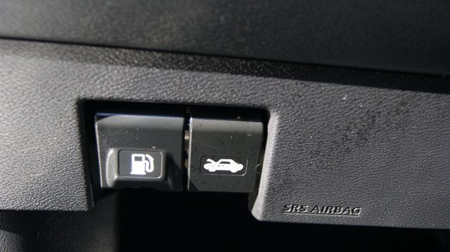 2020 Nissan Versa Sedan  3 MONTH WARRANTY , JUST SERVICED , VERY CLEAN INSIDE AND OUT  - 22997681 - 21