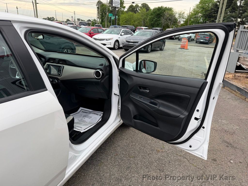 2020 Nissan Versa Sedan SV CVT - 23021495 - 11