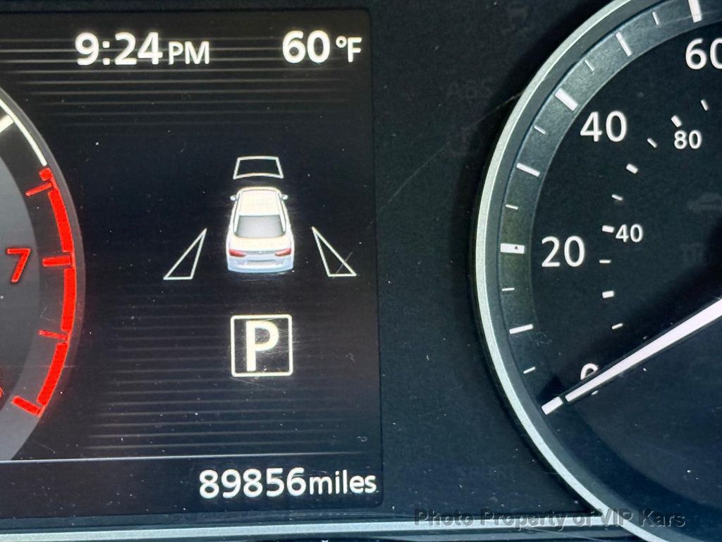 2020 Nissan Versa Sedan SV CVT - 23027436 - 16