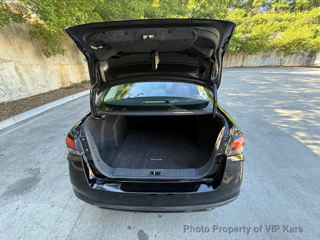2020 Nissan Versa Sedan SV CVT - 23027436 - 19