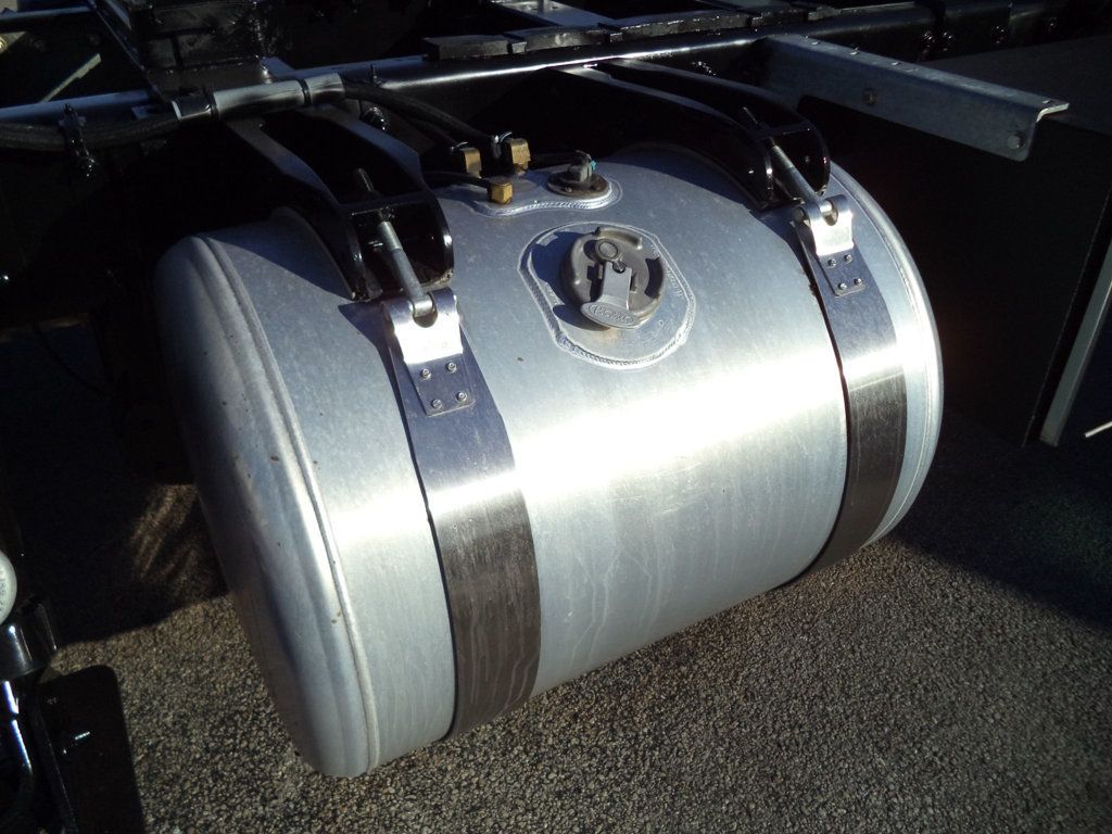 2020 Peterbilt 337 w/ 21ft Jerr-Dan Car Carrier 6 Ton Low Pro Rollback SRS - 22953574 - 32