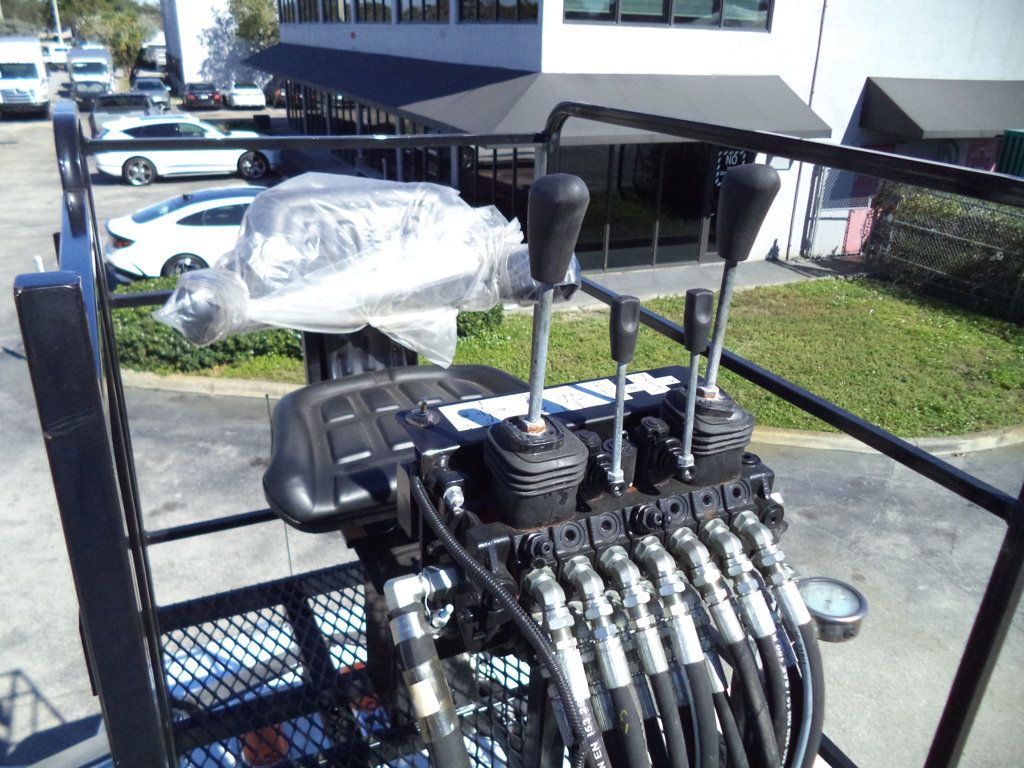 2020 Peterbilt 337 With 15ft Roll-Off Truck 25 Yard Grapple Boom & Seat - 22979705 - 54