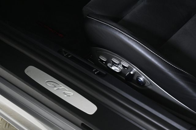 2020 Porsche 718 Cayman GT4 - 22907063 - 23