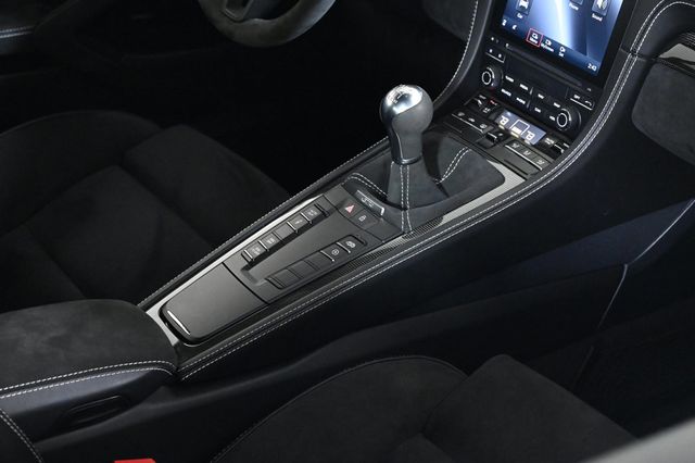 2020 Porsche 718 Cayman GT4 - 22907063 - 24