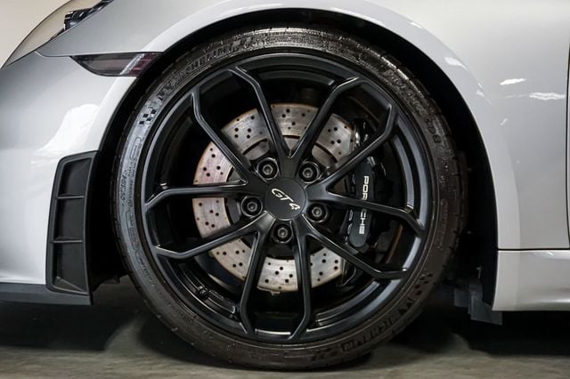 2020 Porsche 718 Cayman *GT4* *6-Speed Manual* *Carbon Buckets* *Only 5k Miles* - 22944399 - 37