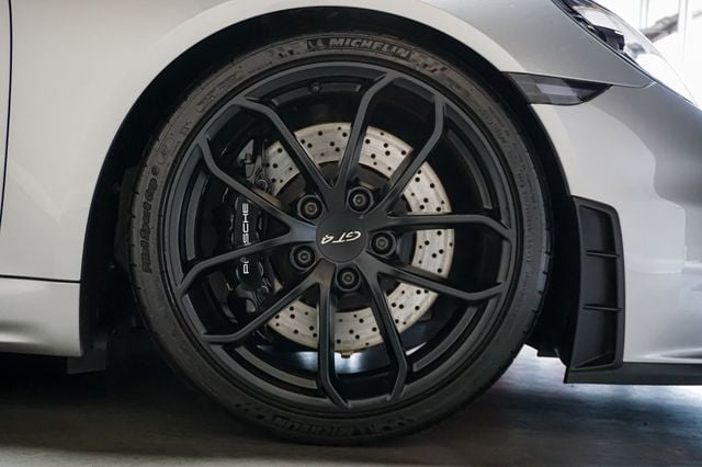 2020 Porsche 718 Cayman *GT4* *6-Speed Manual* *Carbon Buckets* *Only 5k Miles* - 22944399 - 40