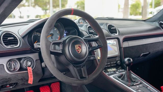 2020 Porsche 718 Cayman GT4 Coupe - 22875819 - 62