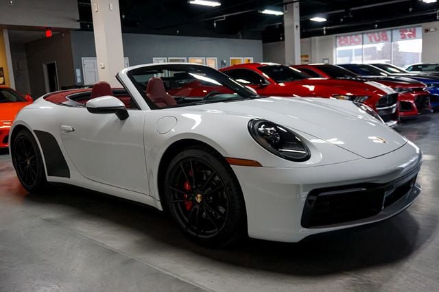 2020 Porsche 911 *911 Carrera* *Cabriolet* *White/Red* *Sport Package* - 22961975 - 1