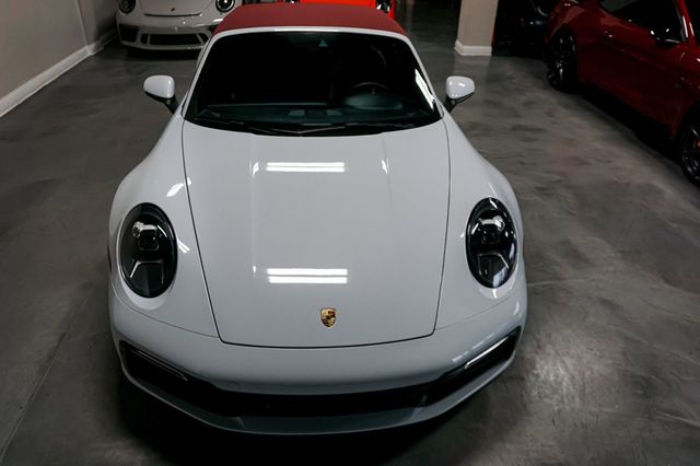 2020 Porsche 911 *911 Carrera* *Cabriolet* *White/Red* *Sport Package* - 22961975 - 25