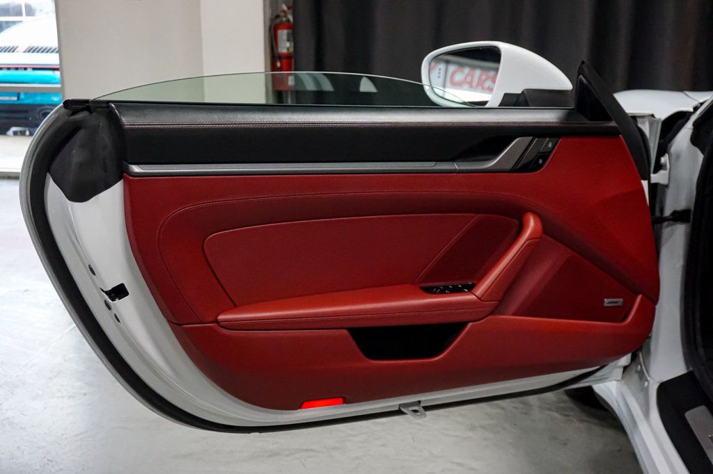 2020 Porsche 911 *911 Carrera* *Cabriolet* *White/Red* *Sport Package* - 22961975 - 27