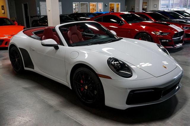 2020 Porsche 911 *911 Carrera* *Cabriolet* *White/Red* *Sport Package* - 22961975 - 3