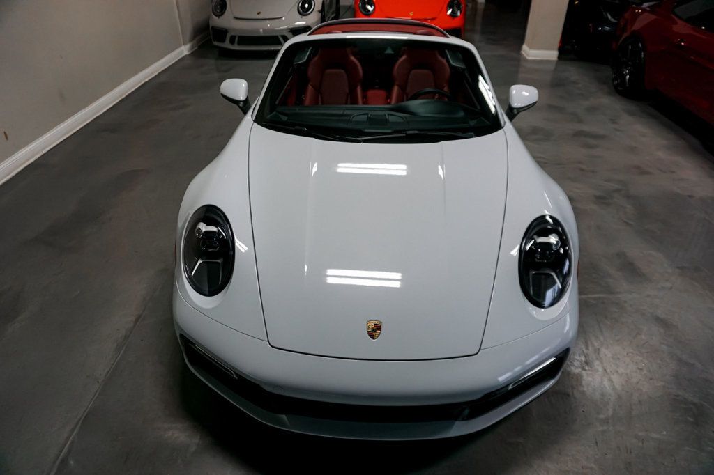 2020 Porsche 911 *911 Carrera* *Cabriolet* *White/Red* *Sport Package* - 22961975 - 50
