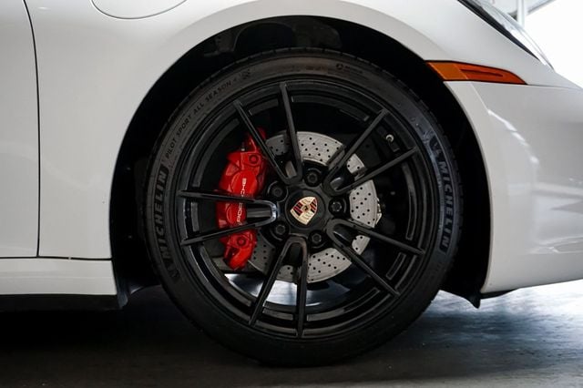 2020 Porsche 911 *911 Carrera* *Cabriolet* *White/Red* *Sport Package* - 22961975 - 55