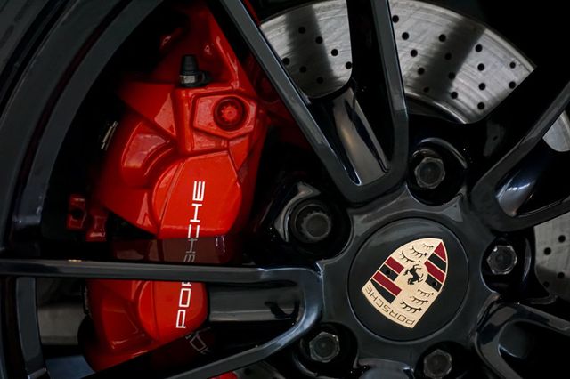 2020 Porsche 911 *911 Carrera* *Cabriolet* *White/Red* *Sport Package* - 22961975 - 59