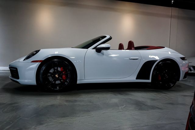 2020 Porsche 911 *911 Carrera* *Cabriolet* *White/Red* *Sport Package* - 22961975 - 62
