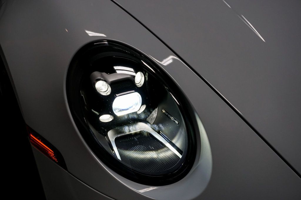 2020 Porsche 911 *911 Carrera* *Cabriolet* *White/Red* *Sport Package* - 22961975 - 89