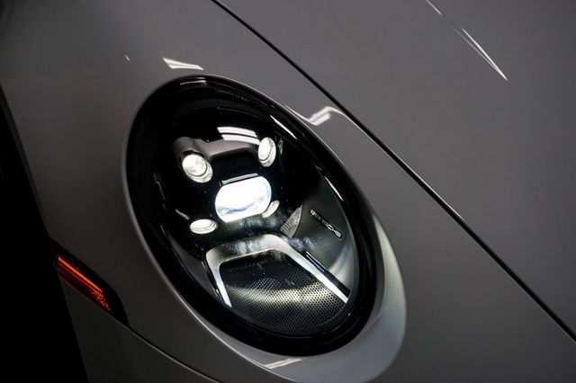 2020 Porsche 911 *911 Carrera* *Cabriolet* *White/Red* *Sport Package* - 22961975 - 89