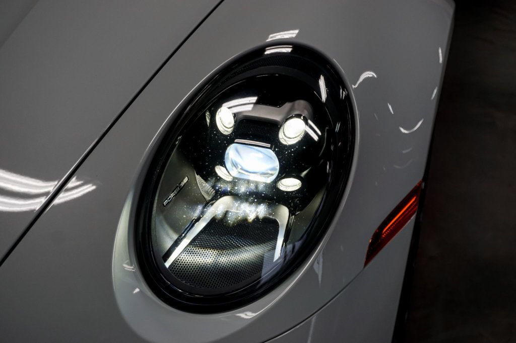 2020 Porsche 911 *911 Carrera* *Cabriolet* *White/Red* *Sport Package* - 22961975 - 90