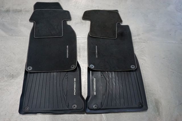 2020 Porsche 911 *911 Carrera* *Cabriolet* *White/Red* *Sport Package* - 22961975 - 95