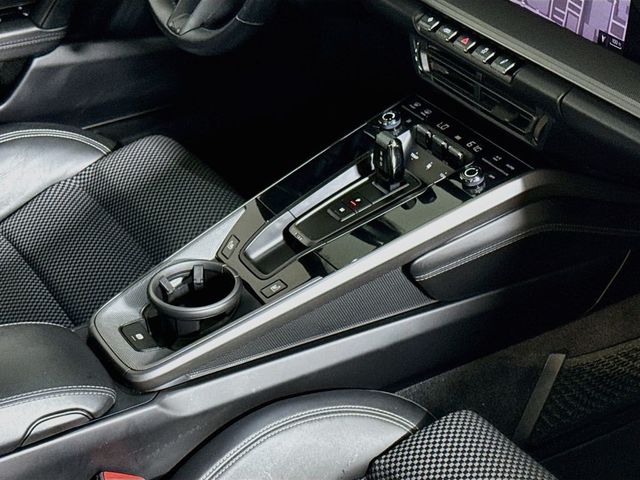 2020 Porsche 911 Carrera - 23081275 - 19