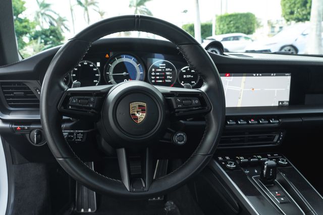 2020 Porsche 911 Carrera - 22285233 - 24