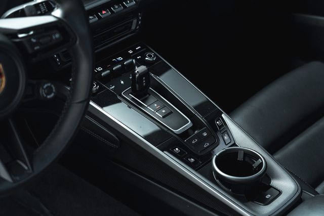 2020 Porsche 911 Carrera - 22285233 - 26